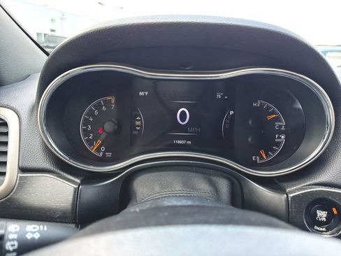Used 2016 Jeep Grand Cherokee Laredo w/ Quick Order Package 23E AWD/4WD image 11