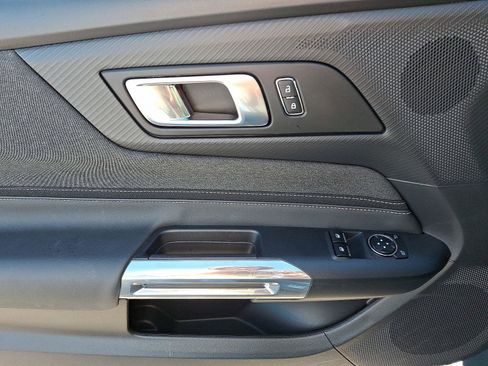 Used 2025 Ford Mustang GT image 13
