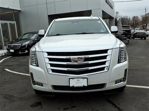 Used 2016 Cadillac Escalade Luxury image 8