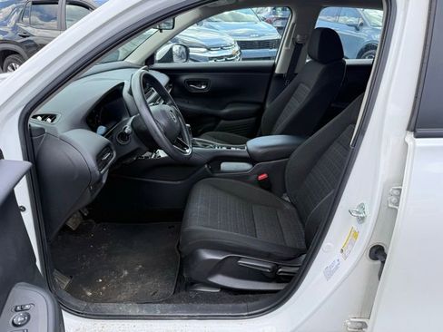 Used 2023 Honda HR-V LX image 8