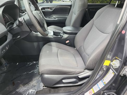 Used 2019 Toyota RAV4 XLE w/ All Weather Liner Package AWD/4WD image 25
