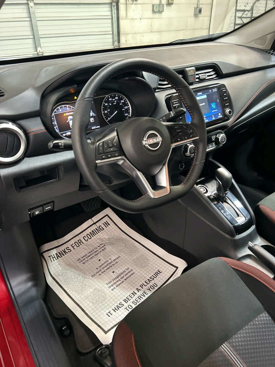 Used 2025 Nissan Versa SR w/ Trunk Package FWD image 9