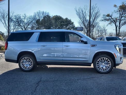 New 2026 GMC Yukon XL Denali w/ Sun & Power Step Package image 9