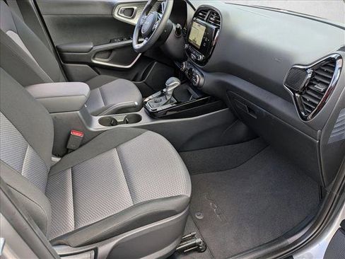 Used 2025 Kia Soul S FWD image 19