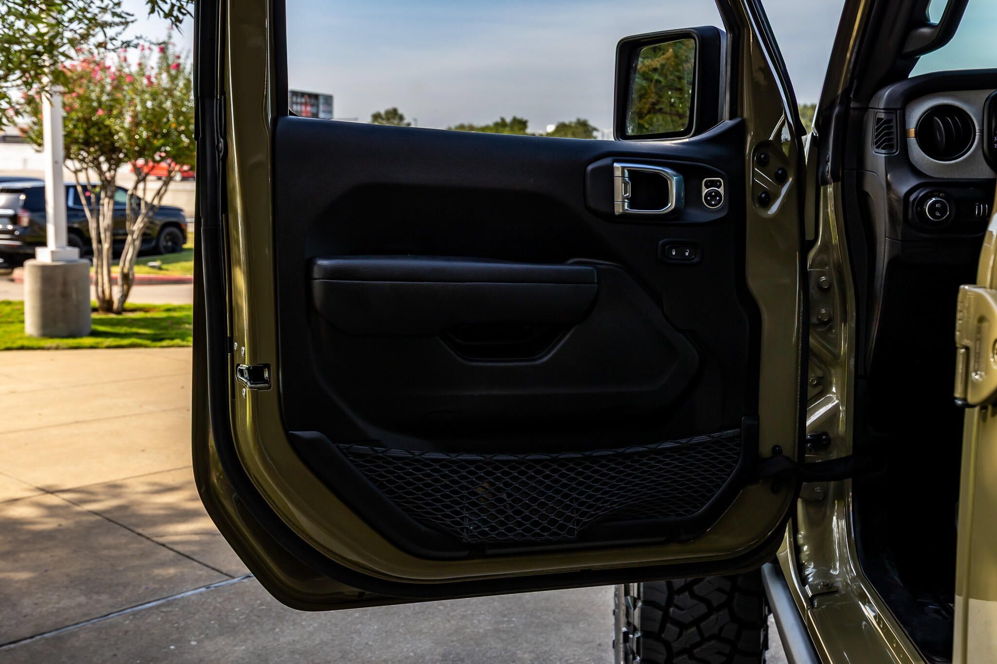 Used 2025 Jeep Gladiator Sport AWD/4WD image 35