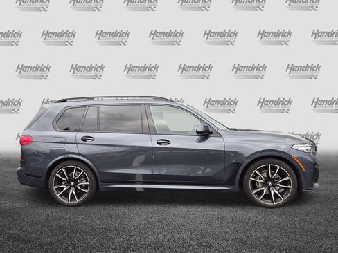 Used 2022 BMW X7 xDrive40i w/ M Sport Package AWD/4WD image 11