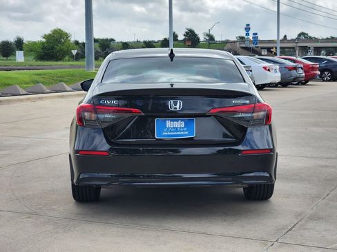 Used 2022 Honda Civic Touring image 6