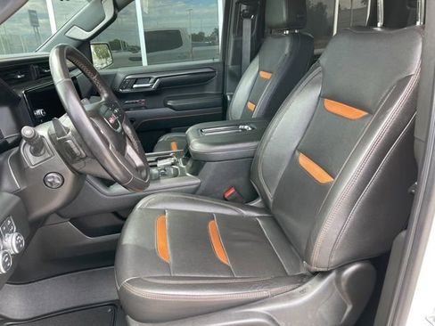 Used 2022 GMC Sierra 1500 AT4 w/ AT4 Premium Package AWD/4WD image 13