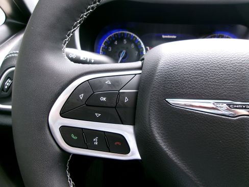 New 2026 Chrysler Pacifica Select image 10