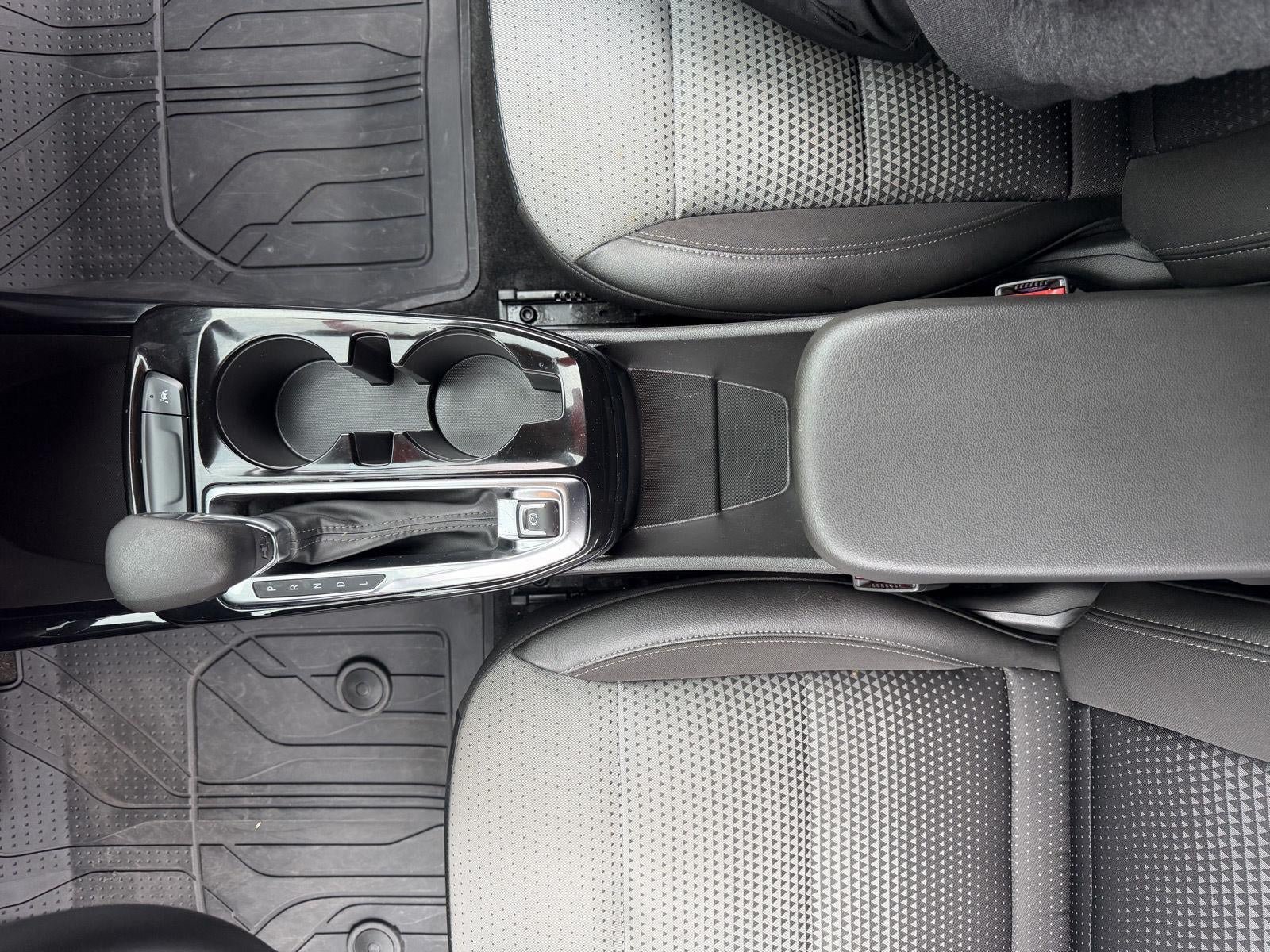 Used 2024 Chevrolet Trax LT w/ Driver Confidence Package FWD image 17