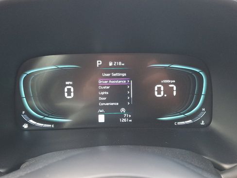 Used 2025 Kia Soul LX w/ LX Technology Package FWD image 28