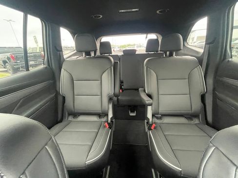 Used 2025 Buick Enclave Preferred FWD image 27