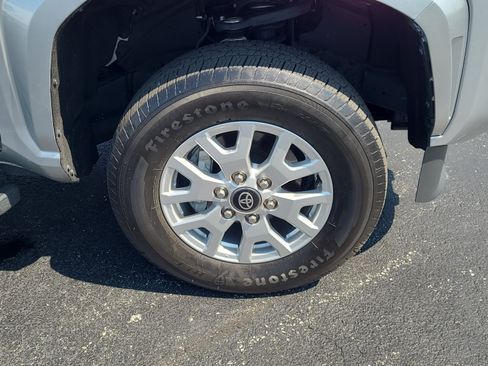 Used 2025 Toyota Tacoma SR AWD/4WD image 10