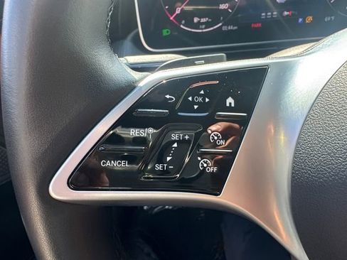 Used 2025 Mercedes-Benz C 300 4MATIC Sedan image 32