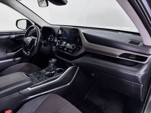 Certified 2025 Toyota Highlander LE AWD/4WD image 30