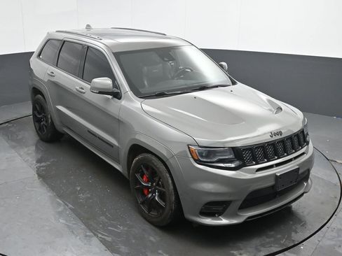 Used 2019 Jeep Grand Cherokee SRT image 37