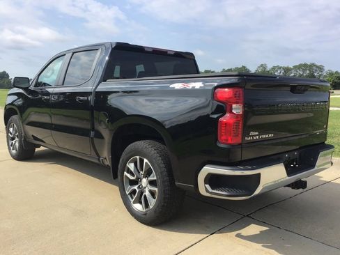 Used 2024 Chevrolet Silverado 1500 LT AWD/4WD image 4