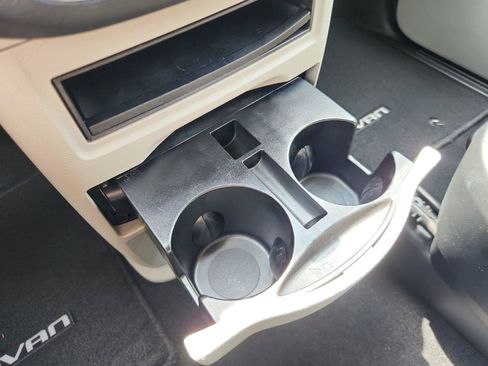 Used 2017 Dodge Grand Caravan SE w/ Power Window Group FWD image 26