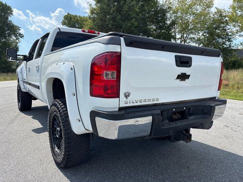Used 2014 Chevrolet Silverado 3500 LTZ w/ LTZ Plus Package AWD/4WD image 3