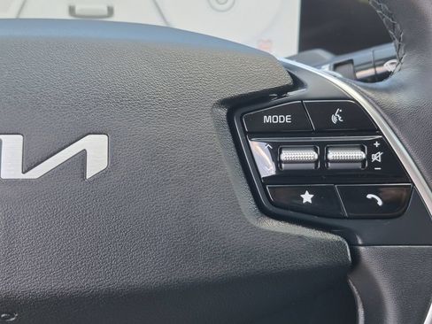 Certified 2024 Kia EV6 Light AWD/4WD image 21