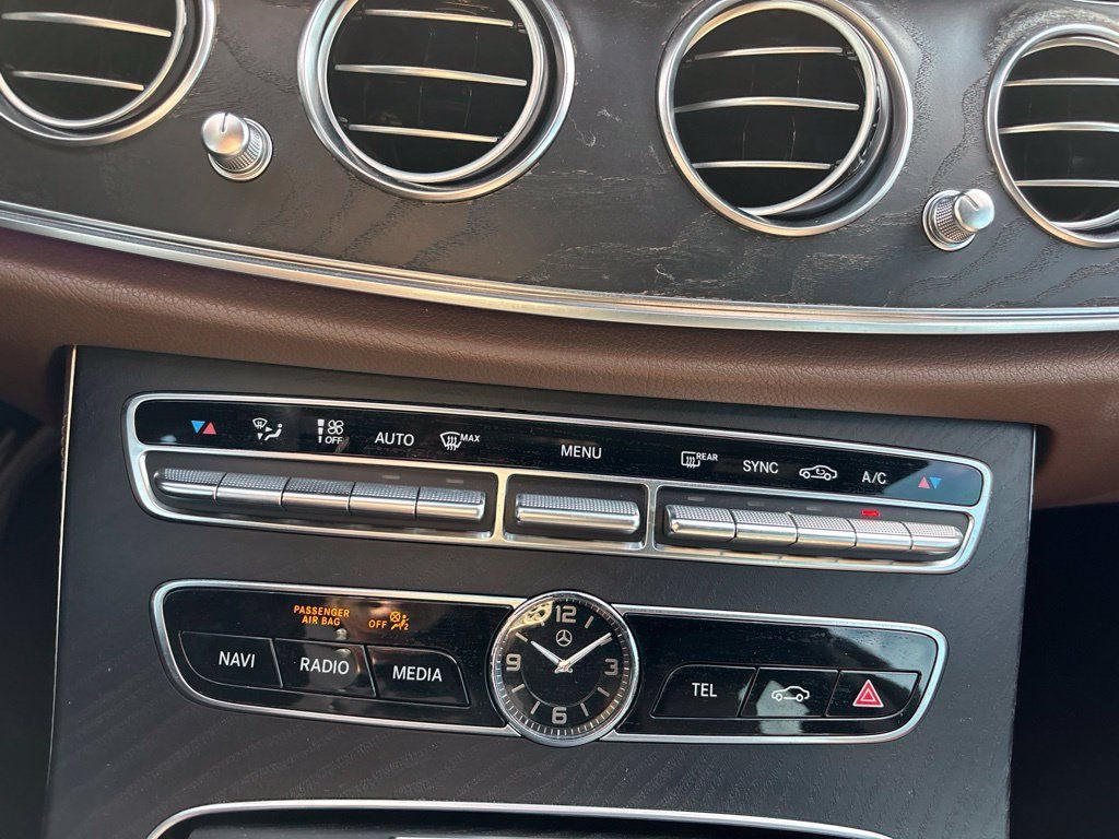 Used 2018 Mercedes-Benz E 400 4MATIC Sedan image 33