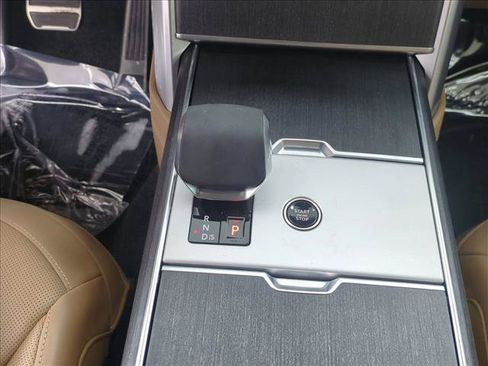Certified 2025 Land Rover Range Rover SE AWD/4WD image 12