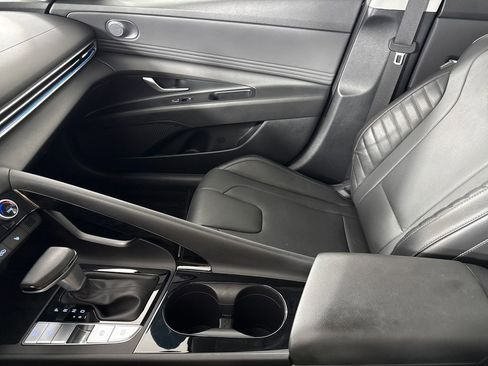 Certified 2023 Hyundai Elantra Limited FWD image 21