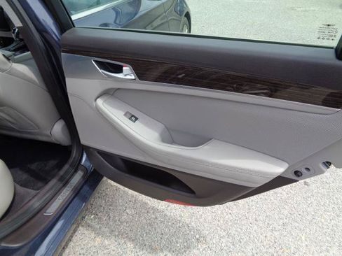 Used 2017 Genesis G80 3.8 RWD image 19
