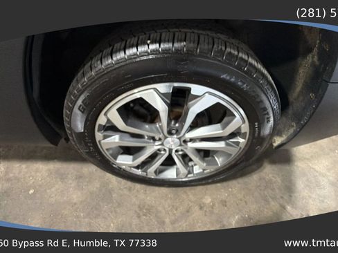 Used 2020 GMC Terrain SLT w/ Preferred Package AWD/4WD image 17