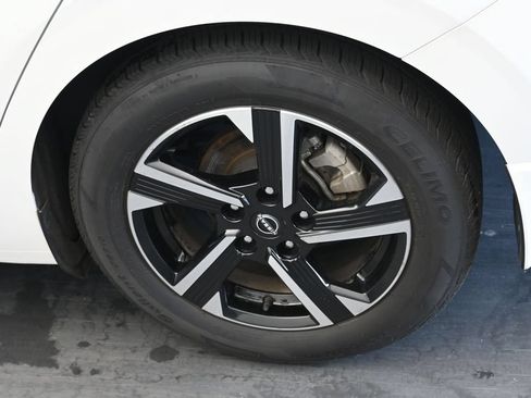 Used 2024 Nissan Sentra SV FWD image 13