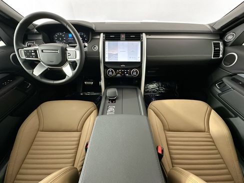 Used 2025 Land Rover Discovery Dynamic SE AWD/4WD image 21