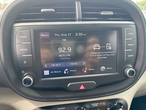 Used 2022 Kia Soul LX FWD image 14