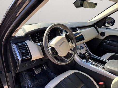Used 2019 Land Rover Range Rover Sport HST image 6