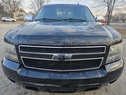 Used 2010 Chevrolet Avalanche LS image 2