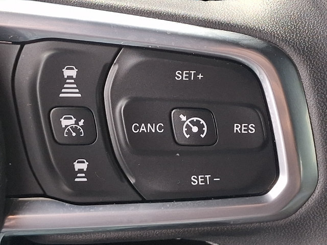 Used 2026 Jeep Wrangler Unlimited Sahara AWD/4WD image 22