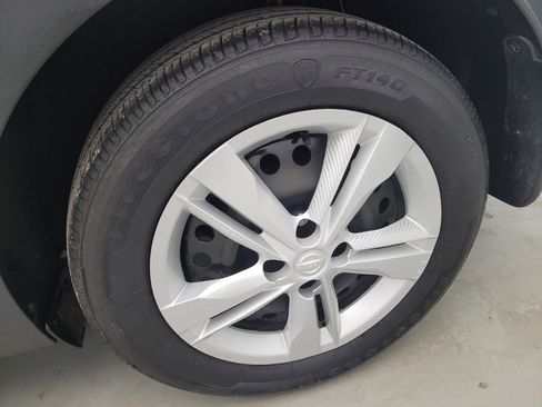 Used 2024 Nissan Kicks S FWD image 31