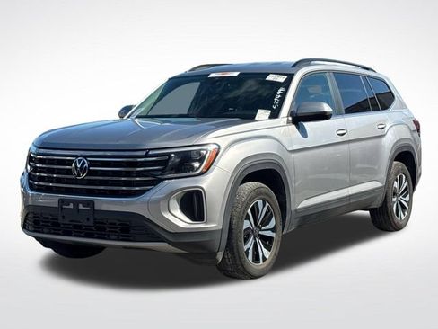 Used 2024 Volkswagen Atlas SE FWD image 2