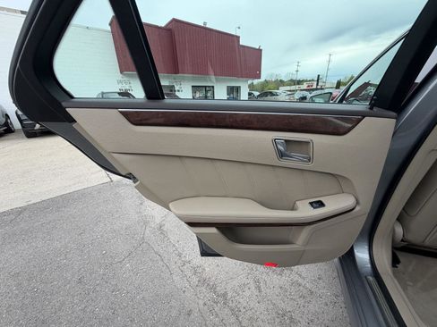 Used 2010 Mercedes-Benz E 350 Sedan image 25