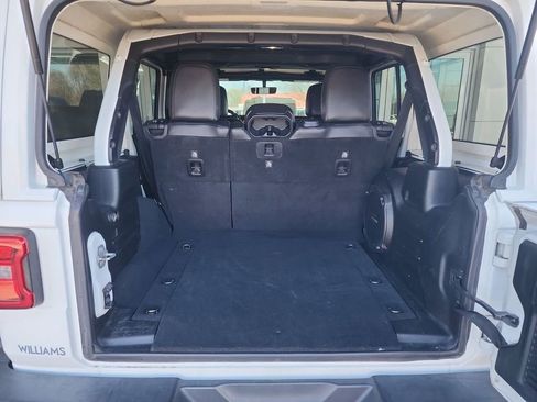 Used 2018 Jeep Wrangler Unlimited Rubicon image 25