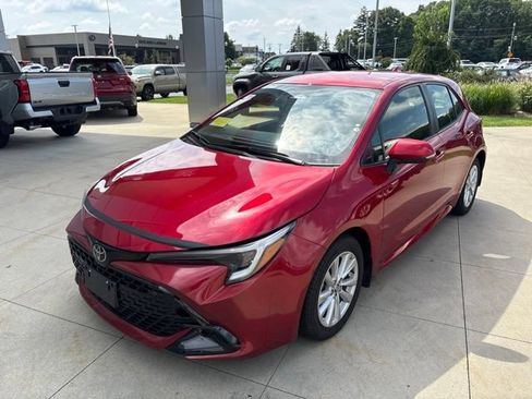 Used 2025 Toyota Corolla SE FWD image 3