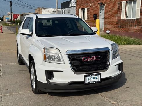 Used 2017 GMC Terrain SLE FWD image 4