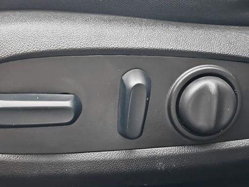 Used 2024 Chevrolet Malibu LT image 27