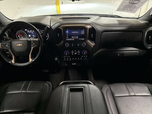 Used 2019 Chevrolet Silverado 1500 High Country w/ Technology Package AWD/4WD image 10