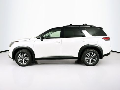 Used 2025 Nissan Pathfinder SL AWD/4WD image 4
