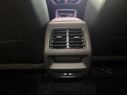 Used 2026 Volkswagen Tiguan SE FWD image 24