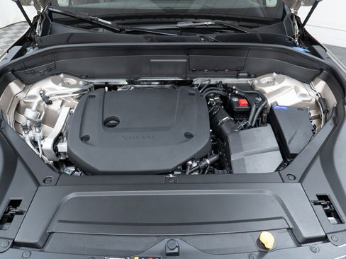 New 2026 Volvo XC90 B6 Plus image 9