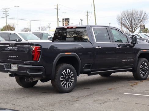 New 2025 GMC Sierra 3500 Denali Ultimate image 7