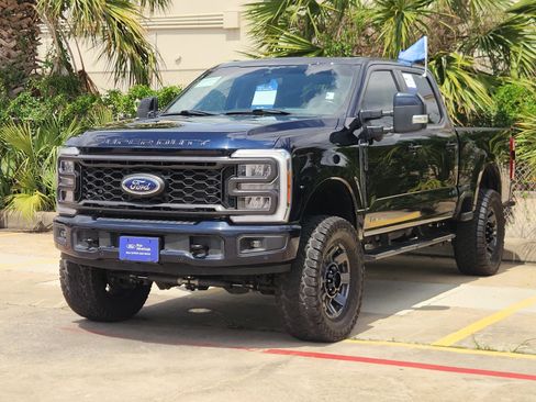 Certified 2023 Ford F250 Lariat w/ Lariat Ultimate Package image 2