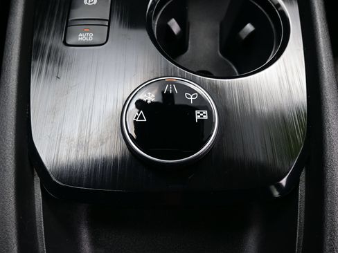 Used 2024 Nissan Rogue SV AWD/4WD image 25