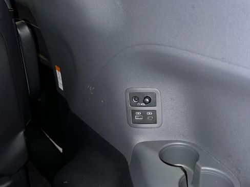 Used 2022 Toyota Sienna XSE w/ XSE Plus Package AWD/4WD image 7